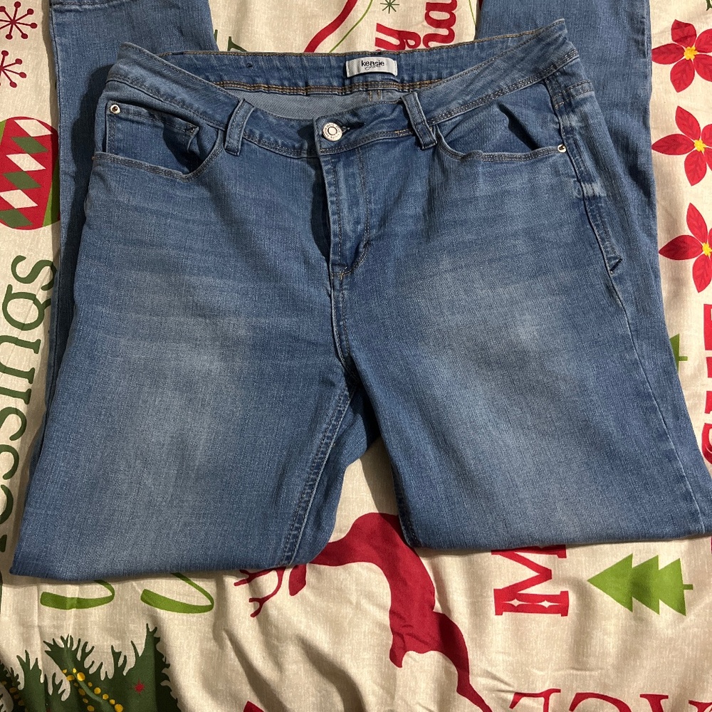 Kensie straight leg jeans